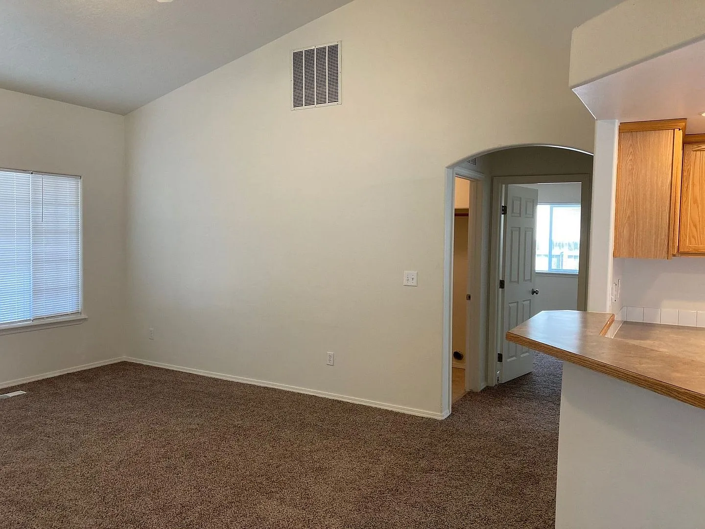 641 Heritage Park | 4 Bedroom w/ Giant Backyard, Walking Distance to Settlers Park! — Photo 4