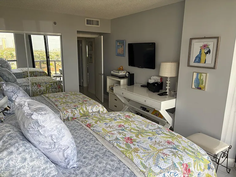 3600 Yacht Club Dr — Photo 13