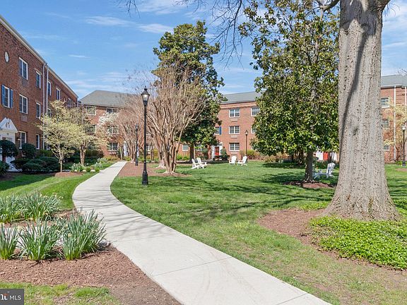 4th image of 1722 W Abingdon Dr APT 102
