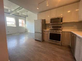 930 W Dakin St #301, Chicago, IL 60613
