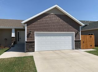 3240 27th St S, Moorhead, MN 56560