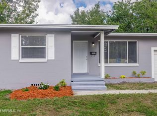 7027 Holiday Rd N, Jacksonville, FL 32216