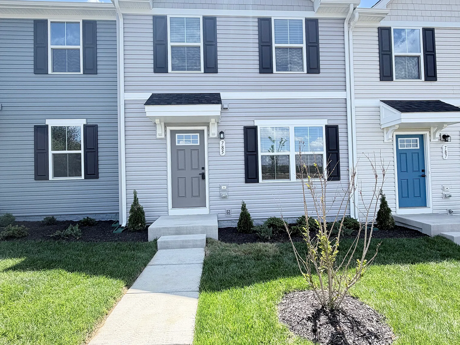 3 bed, 2.5 bath, 1830 sqft, $1,950 — Photo 1
