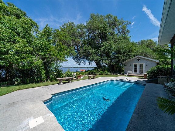 5th image of 303 Stono Dr