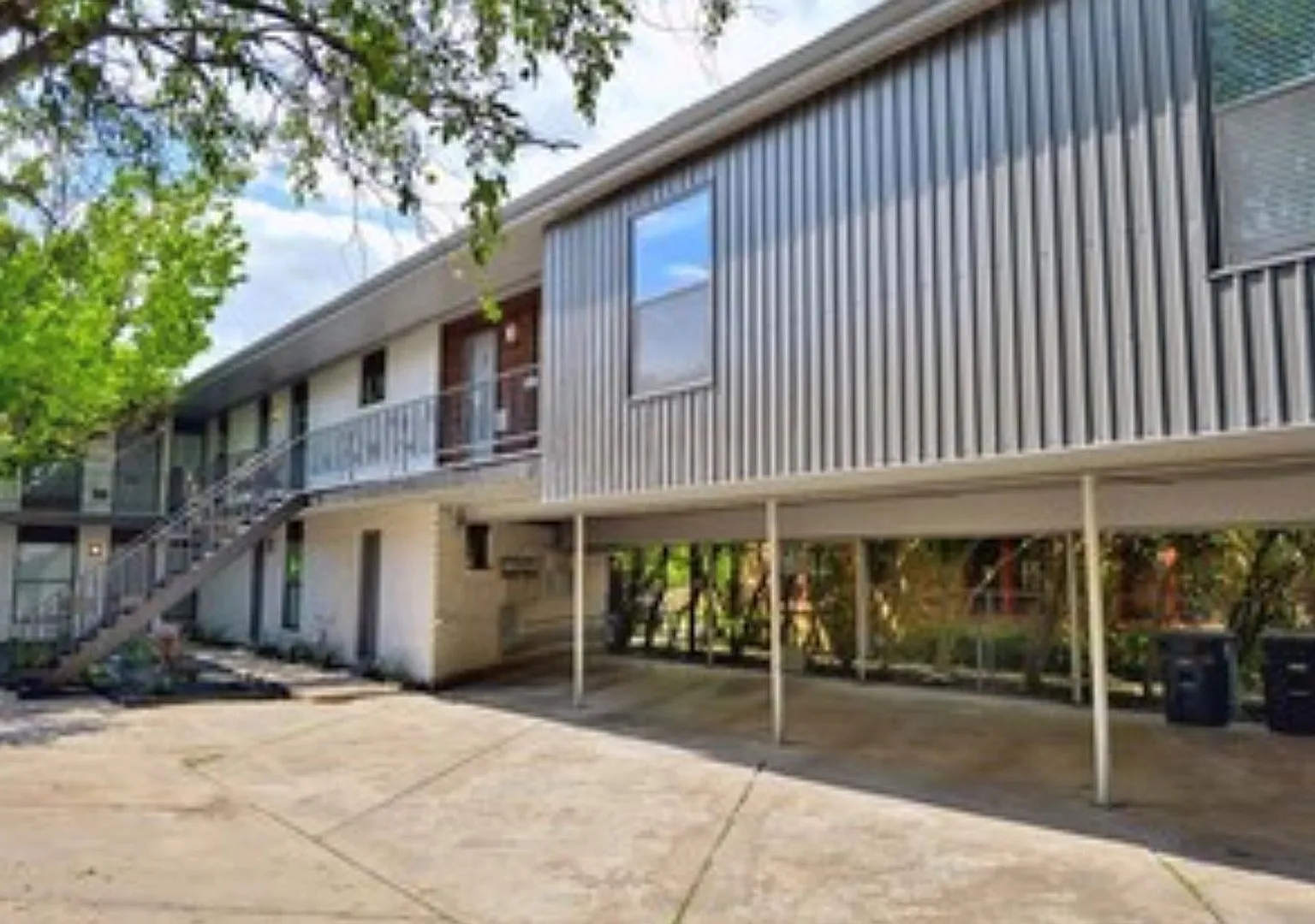 Dream Montrose - 3412 Graustark Street — Photo 3