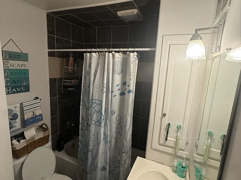 532 Hudson St — Photo 12