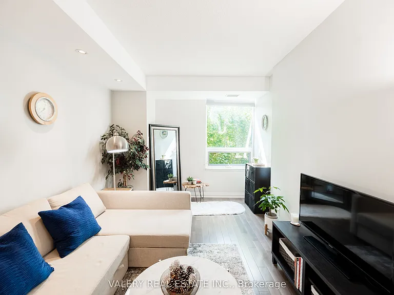 1055 Southdown Rd #201 — Photo 15