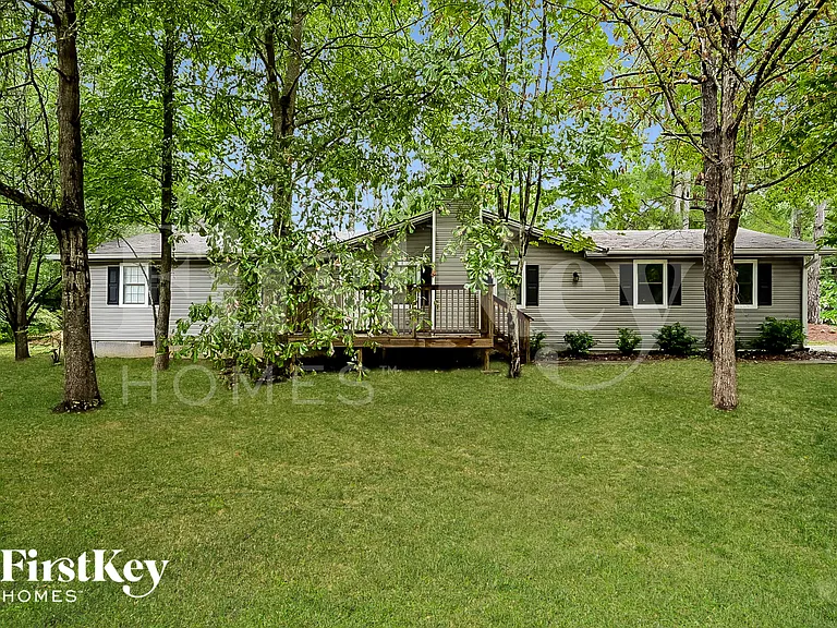 466 Birch Ln SE — Photo 1