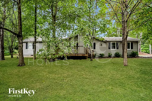 466 Birch Ln SE Photo 1