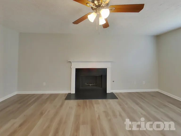 2010 Redwood Trce — Photo 2