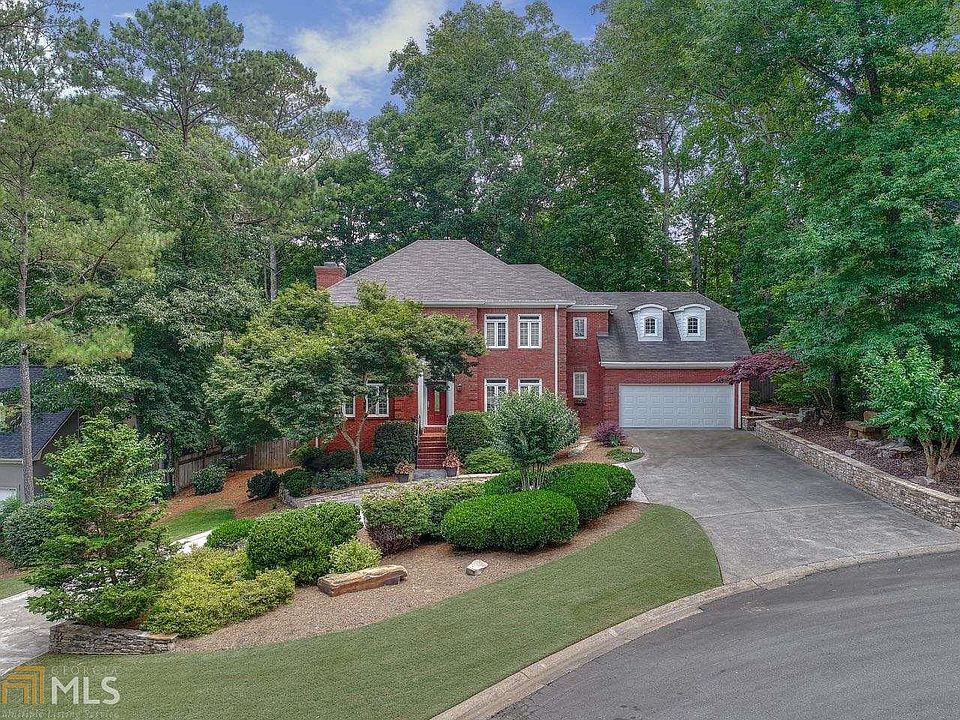 2nd image of 2375 Brittany Ln