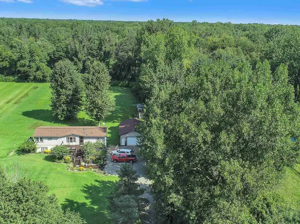 9081 Field Rd, Clay, MI 48001