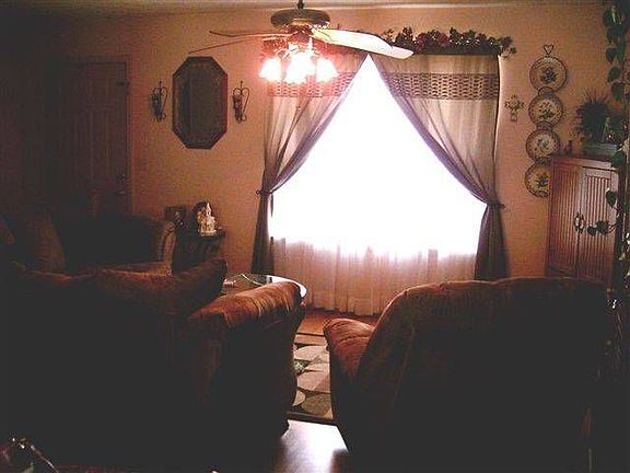 4th image of 130 Whisbrook Ave