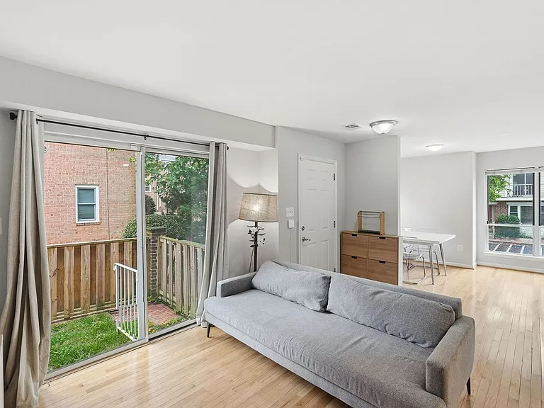 1113 N Vernon St — Photo 7