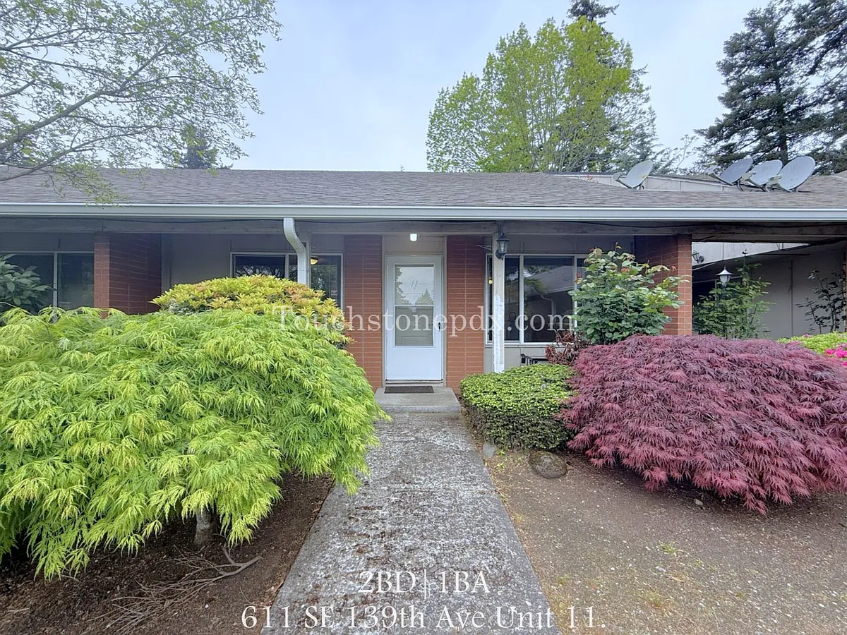 Building Photo - 611 SE 139th Ave #11