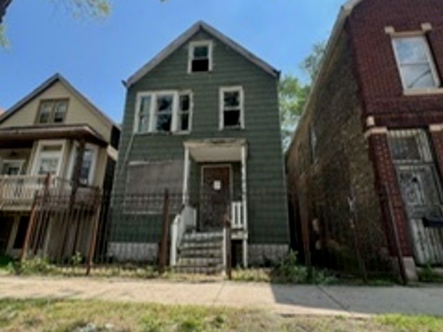 2nd image of 8207 S South Shore Dr