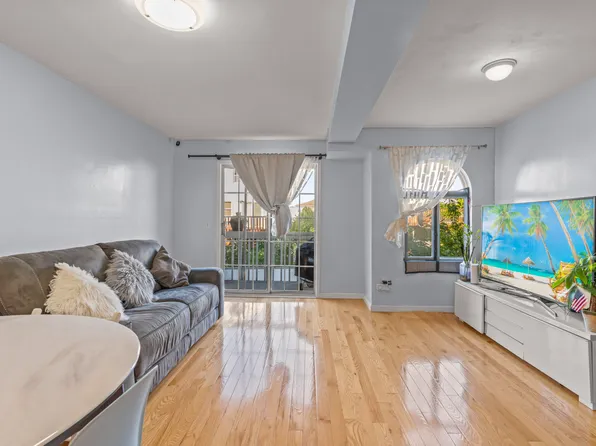 35a Country Drive North image 3 of 13