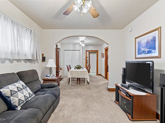 4th image of 718 Albemarle Ave