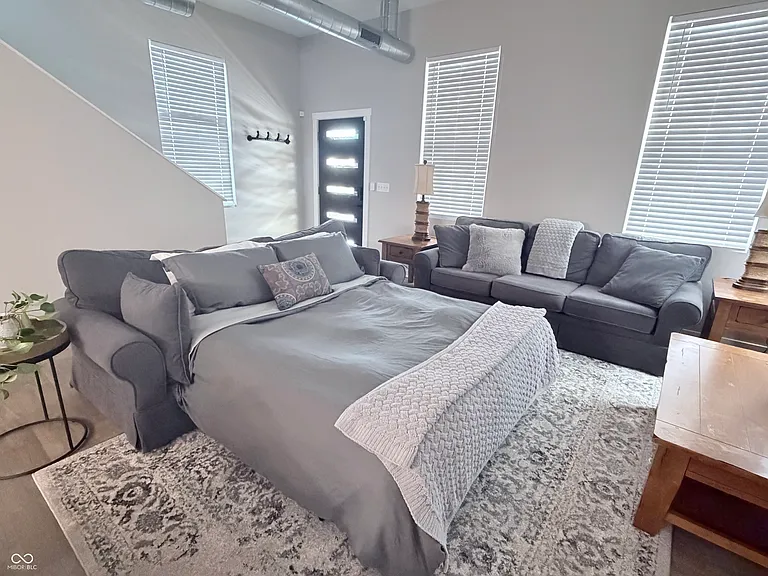 656 N Beville Ave — Photo 3