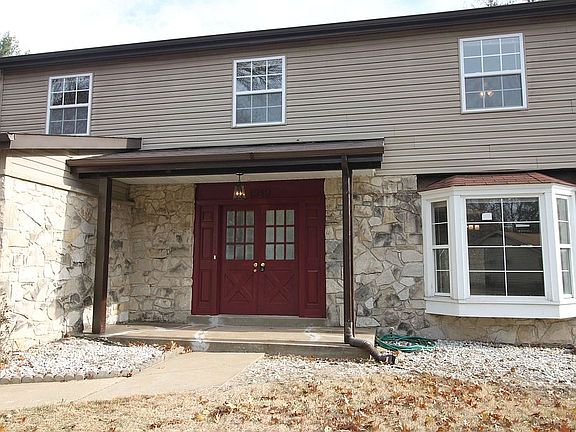 2nd image of 1919 Ox Bow Ln
