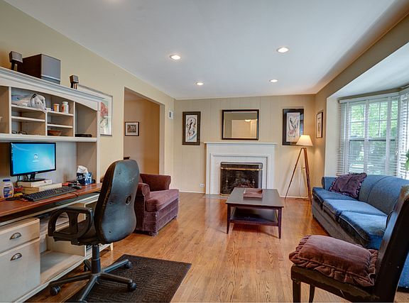 2nd image of 1819 Oakton St