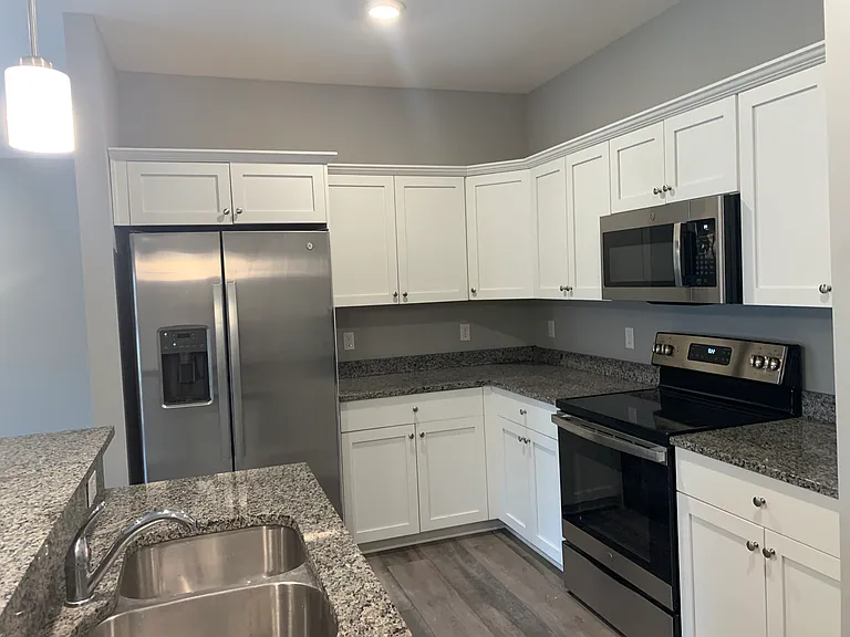 Shelby Pointe Village — Photo 38
