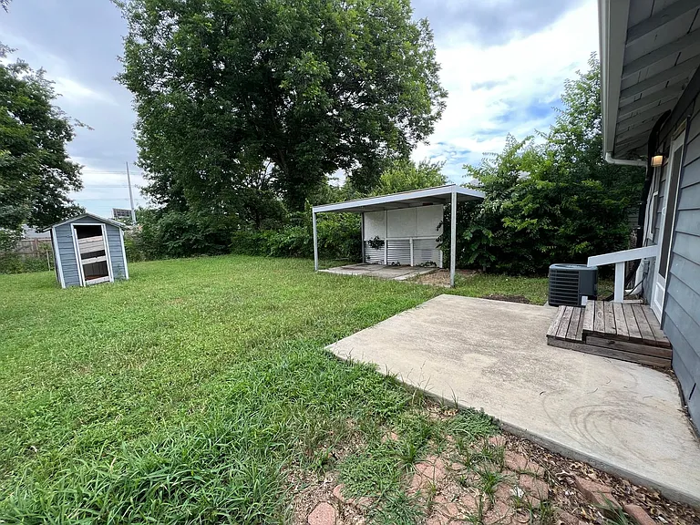 1226 Record Crossing Rd — Photo 17