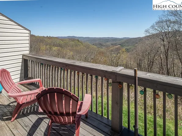 172 Hanging Rock Villas APT 422, 