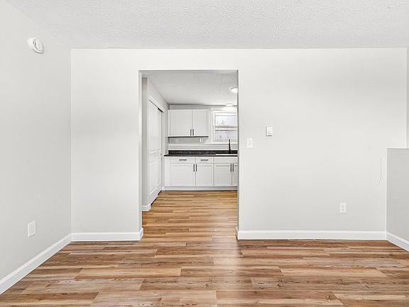 4th image of 45 Bowman St