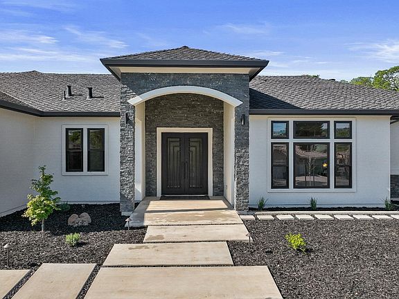 5th image of 32 Knolls Ct #204