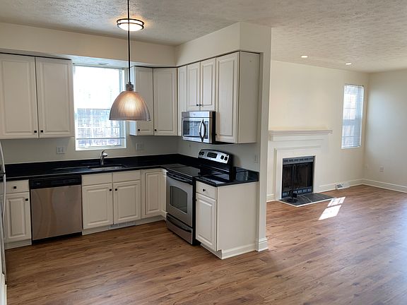 5th image of 127 Greenwood Dr #5