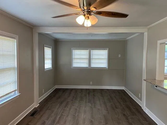 2 bed, 1.0 bath, 864 sqft, $1,600 — Photo 2