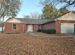 417 S Neal St, Prairie Grove, AR 72753