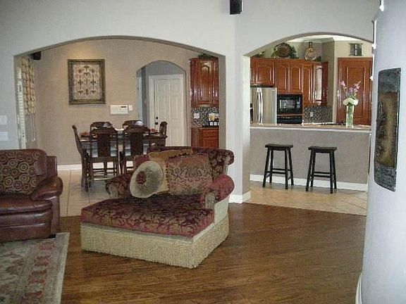3rd image of 1500 Valleywood Trl