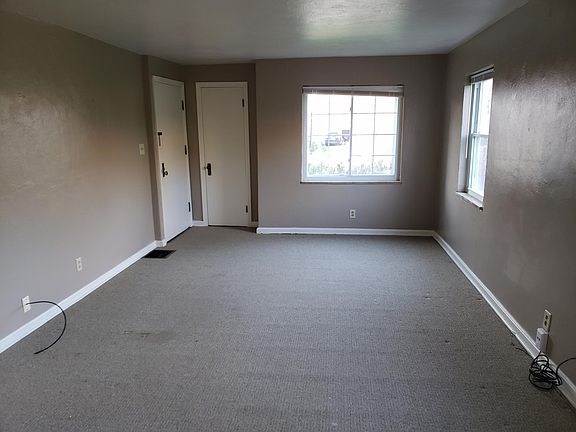 4th image of 438 Wonderly Ave #3