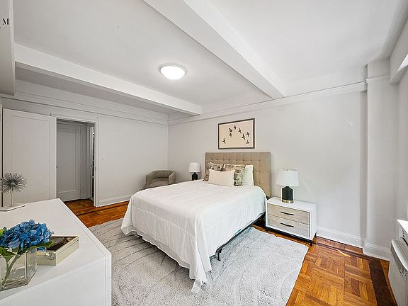 4th image of 20 E 35th St APT 3C