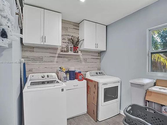 4th image of 1025 SE 15th Ter Floor 33312