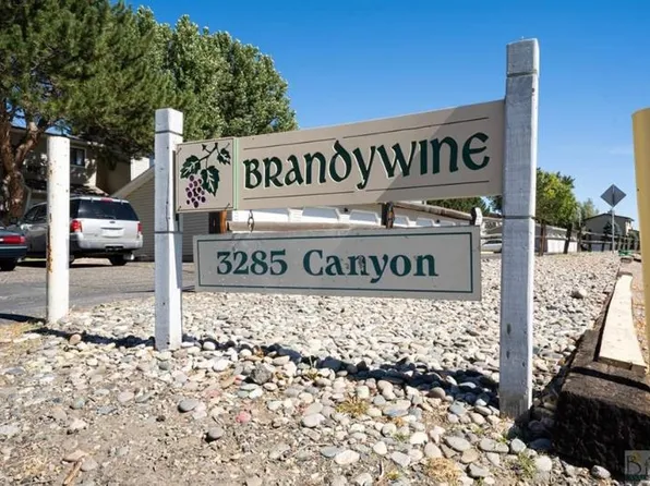 3285 Canyon Dr, Billings, MT 59102