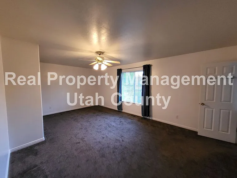 572 S 1750 E — Photo 14