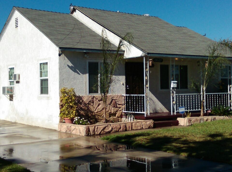2nd image of 15527 Sylvanwood Ave