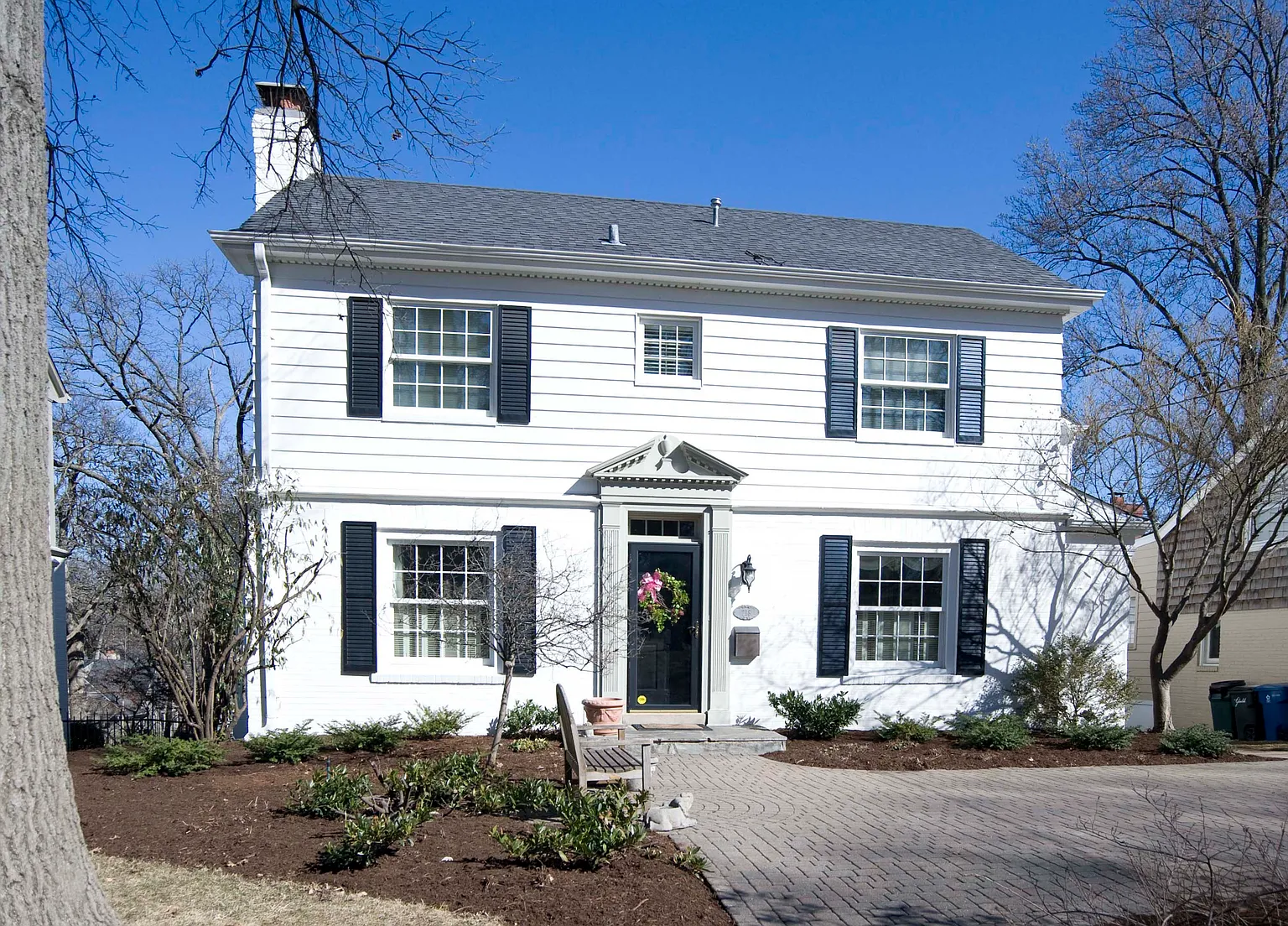 218 Edwin Ave photo 1