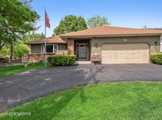 807 Grand Blvd, Wauconda, IL
