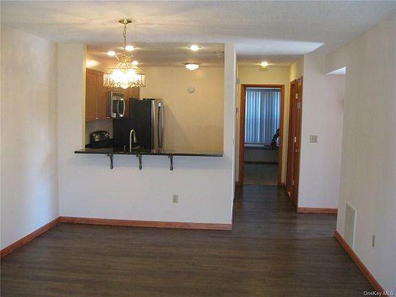 3rd image of 301 Misty Hills Ln