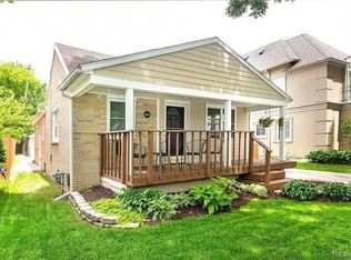 687 Smith Ave, Birmingham, MI 48009