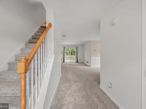 4th image of 63 Pinckney Dr