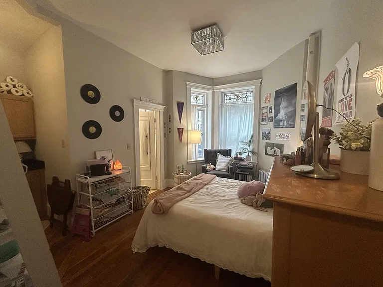 38 Hemenway St #1 — Photo 4