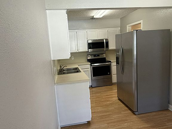 4th image of 816 Betty Ct APT B