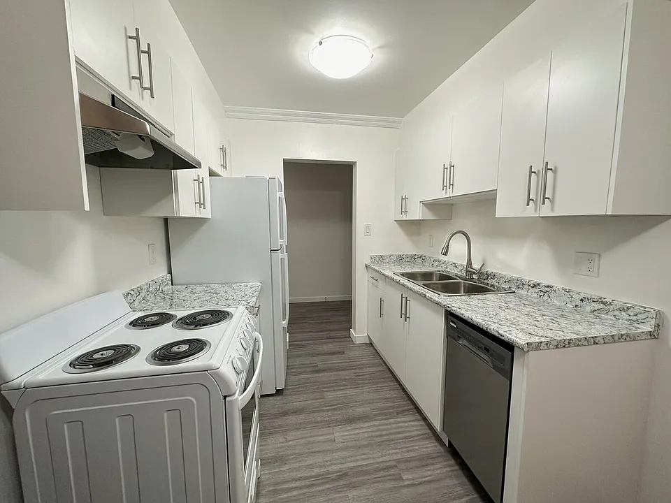 6635 McKay Ave #210