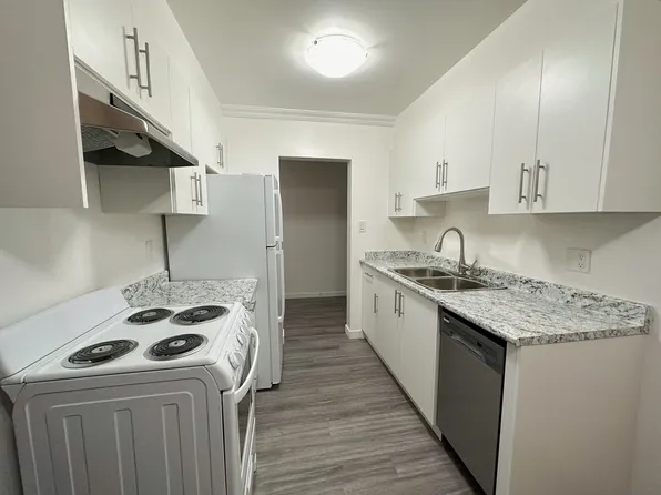 6635 McKay Ave #210, Burnaby, BC V5H 2X3
