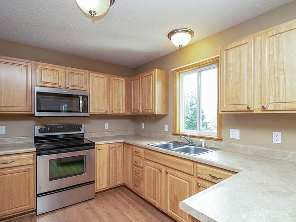 4th image of 6822 Lewis Carroll Ct